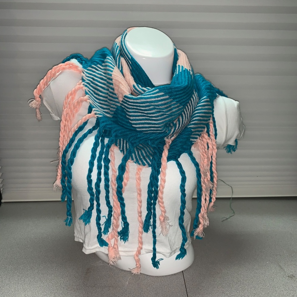 Soft Cotton Checker Triangular Scarf